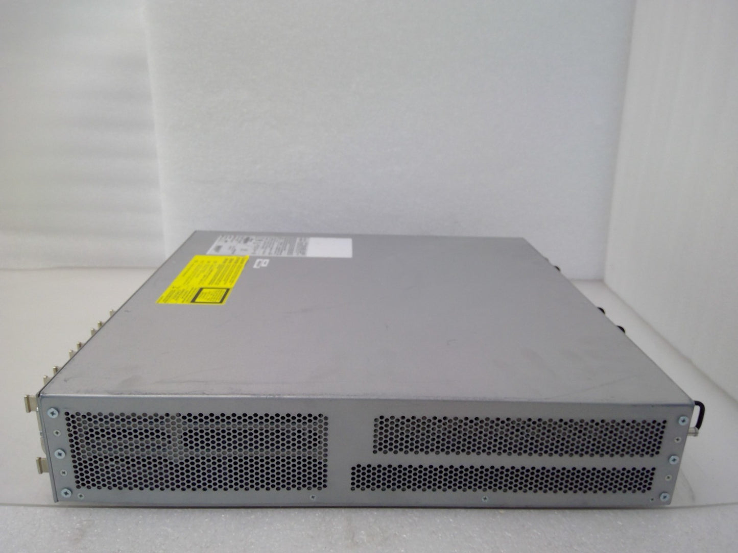 Cisco WS-C4900M V12 W/ 2xPWR-C49M-1000AC 12XCVR-X2-SFP10G Ethernet Switch