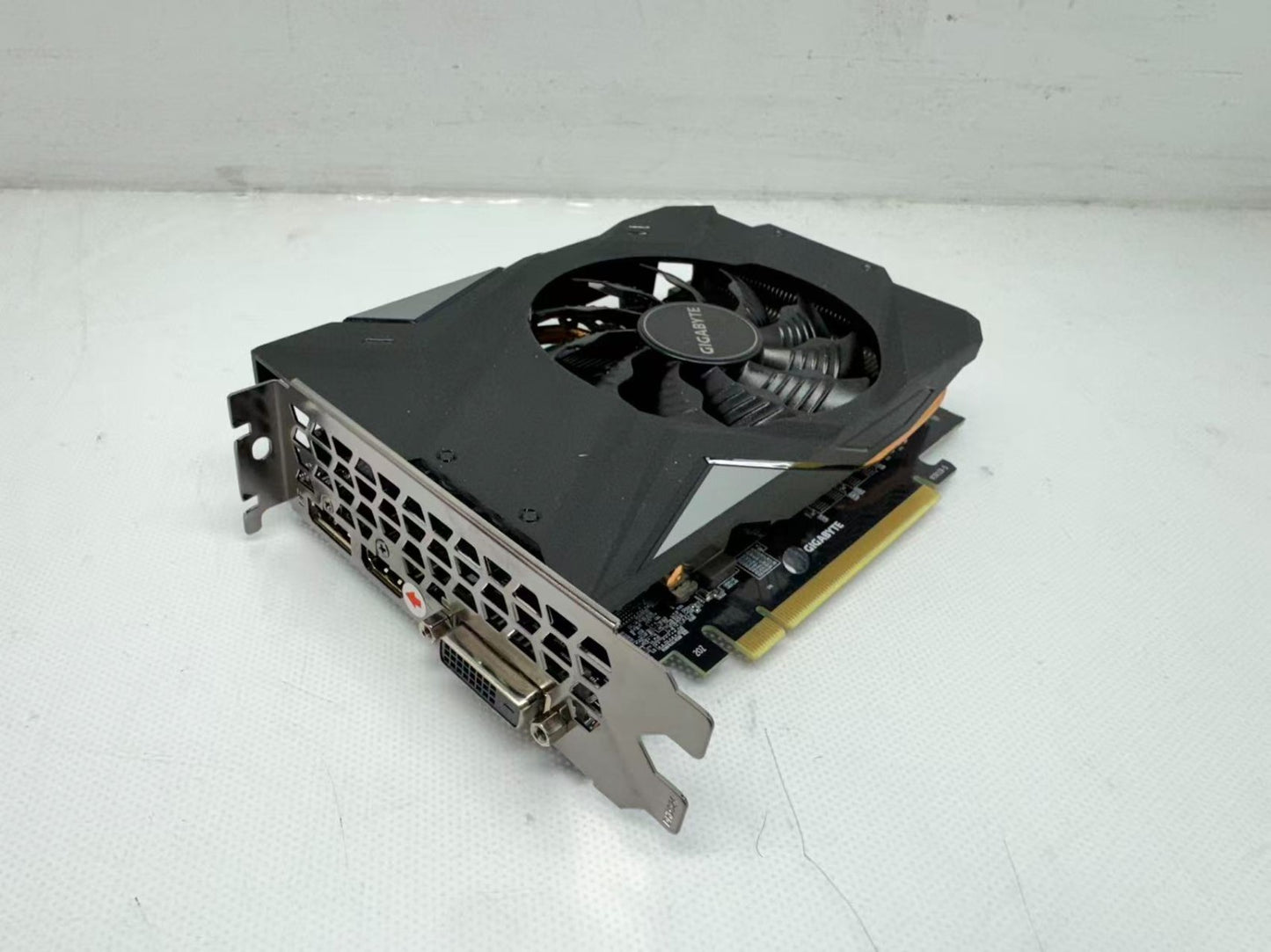 GIGABYTE GeForce GTX 1650 D6 OC 4GB Graphics Card GV-N1656OC-4GD  *READ*