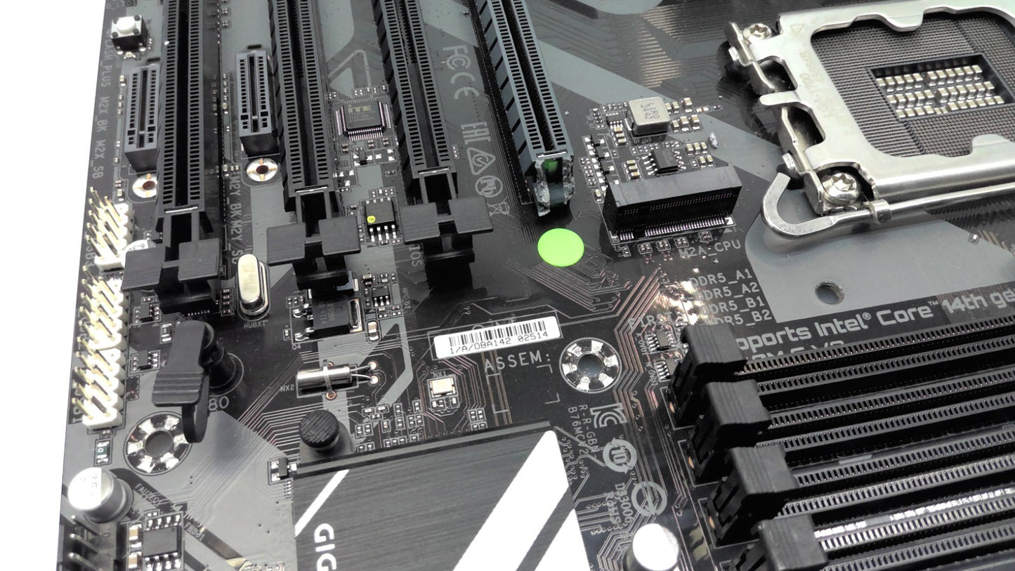 GIGABYTE B760M C V2 Motherboard micro ATX DDR5 Intel LGA-1700 **READ**