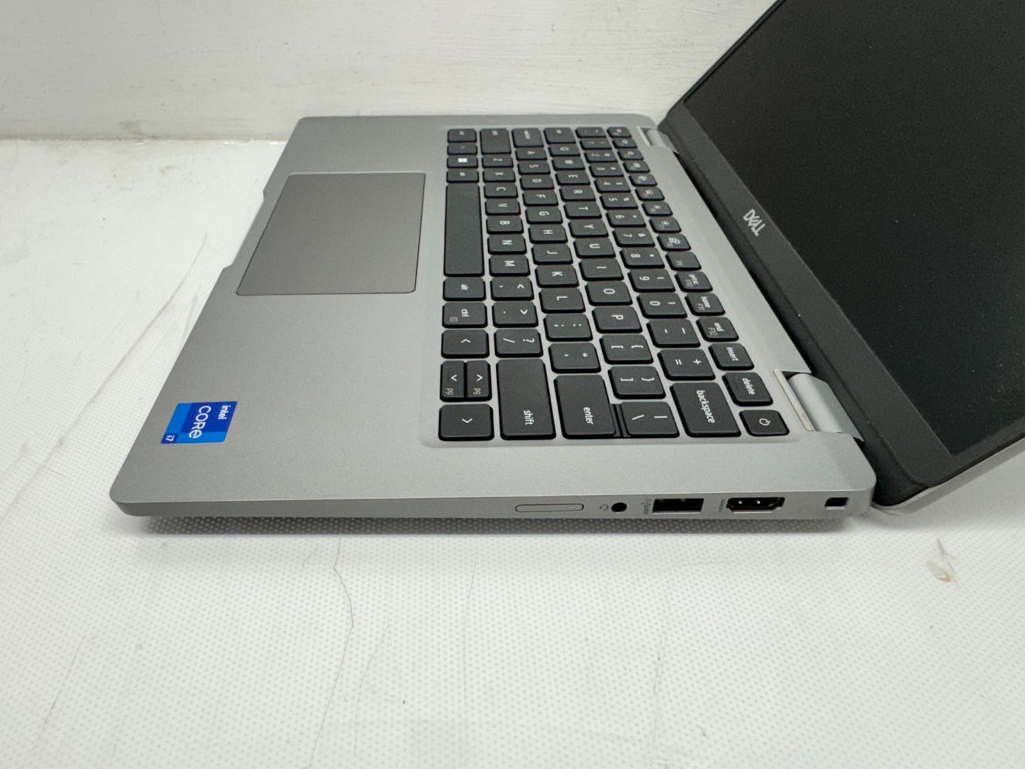 Dell Latitude 5330 LT Intel FHD i7-1265U@1.8GHz 16G 256G Win 11 w/AC