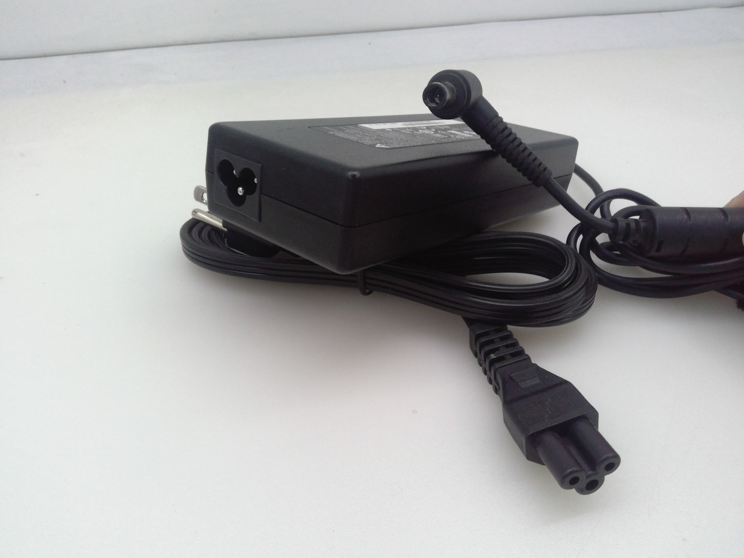 Genuin Delta For MSI GL63 8SC-059US 19V 7.1A ADP-135KB T 7.4mm Pin 135W Adapter