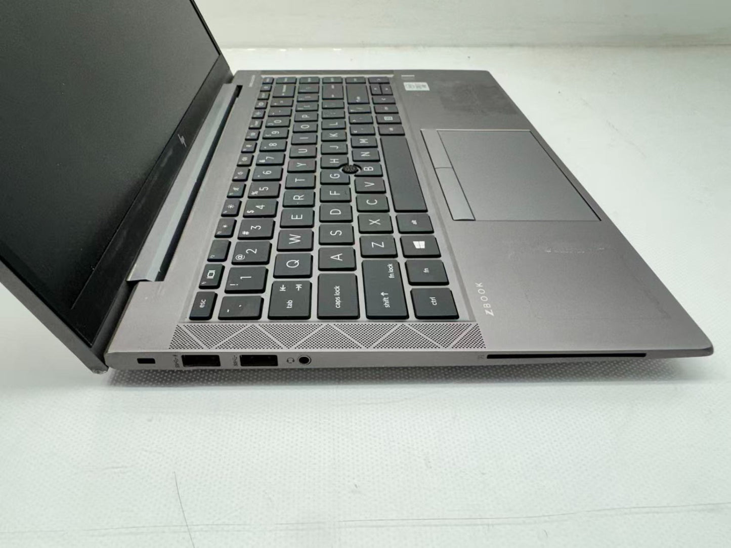HP Zbook Firefly 14 G7 Intel i7-10610U@1.8GHz 16GB 256GB Quadro P520 **READ**