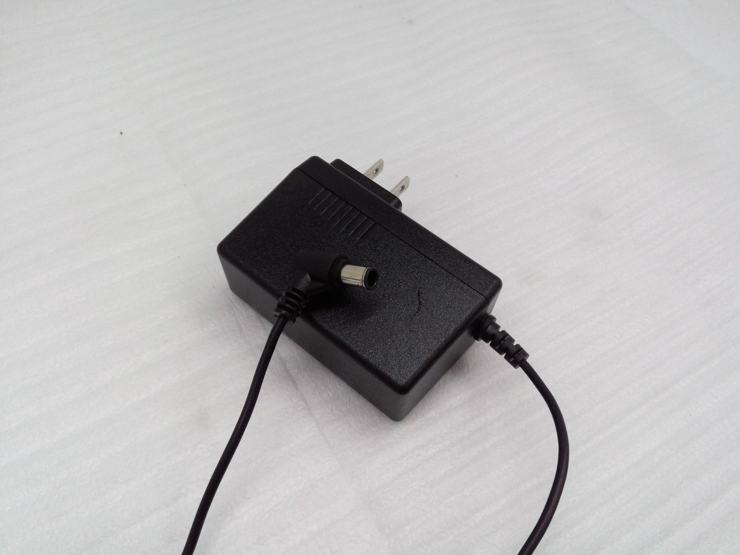 Original  LG AC Adapter 19V 1.7A Model LCAP16A-A  24LB451B M2352D M2452D M2752D