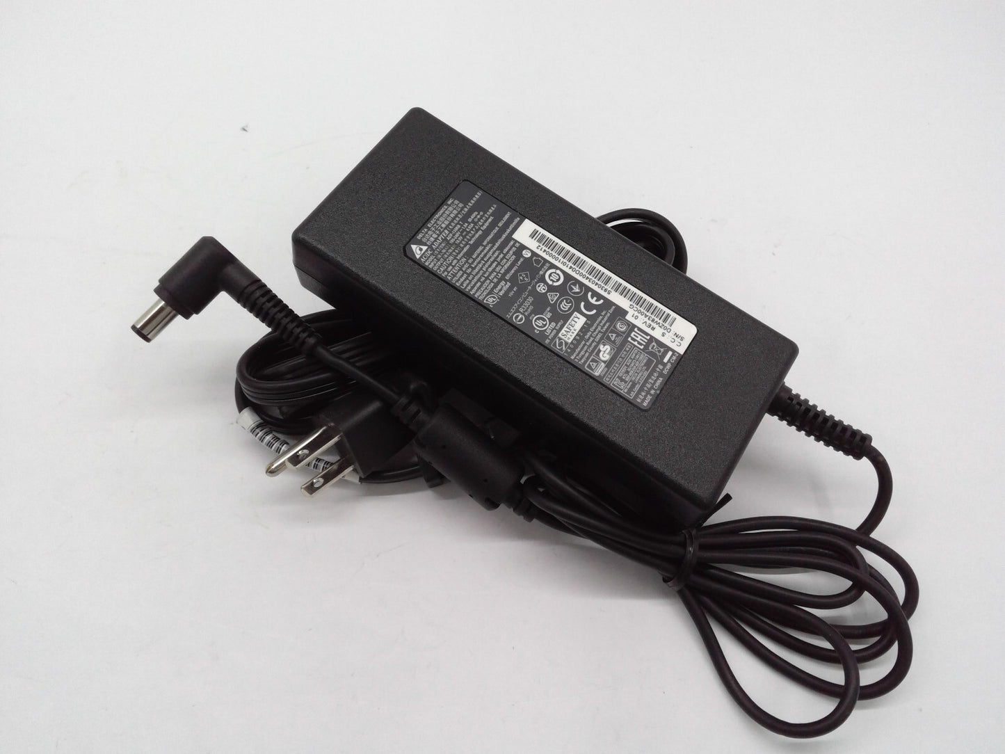 OEM Delta 135W 19.5V 6.92A ADP-135KB T 7.4mm AC/DC Adapter