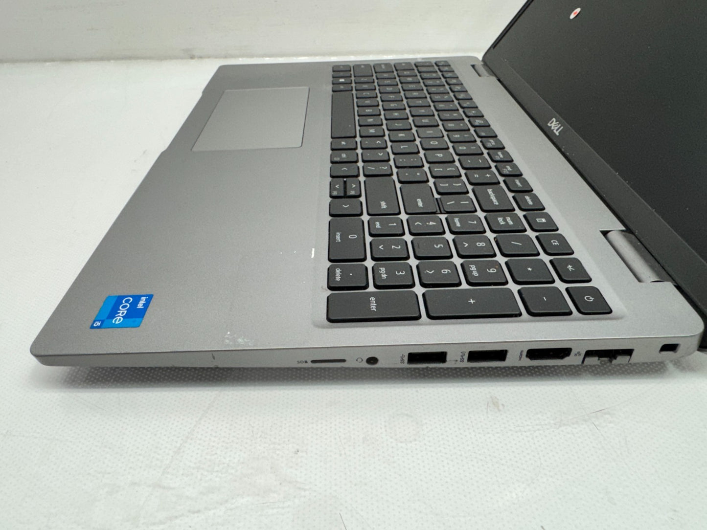 Dell Latitude 5520 15.6" i5-1135G7@2.4GHz 16G RAM 256GB SSD Windows 11 *Read*