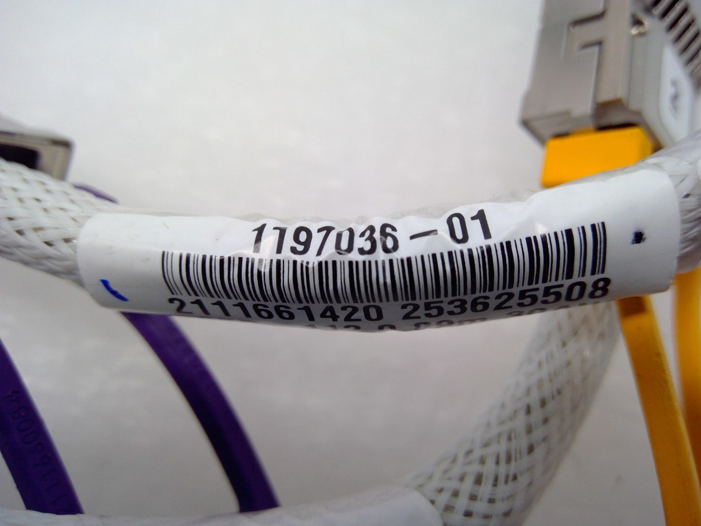 Molex 2111661420 OSFP 112G 800GbE DAC Cable 0.89M 30AWG Yellow/Purple Pull-Tab
