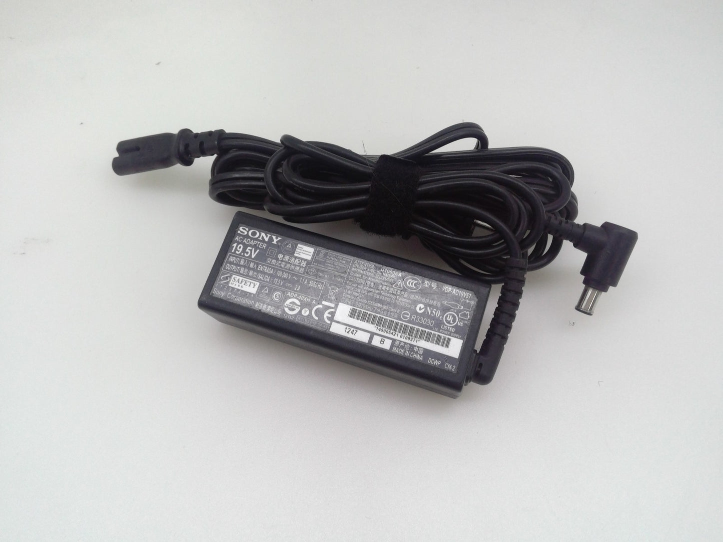 GENUINE SONY Laptop AC Adapter Power Charger VGP-AC19V57 19.5V 2A