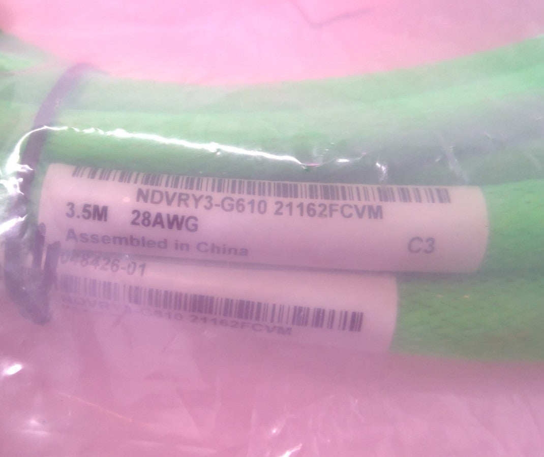 NEW Amphenol 1048426 400G OSFP to 2x200G QSFP56 DAC Cable 3.5M 28AWG NDVRY3-G610