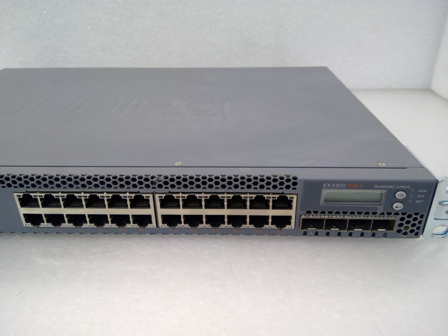 Juniper EX3300-24P Gigabit PoE+ Rack Mountable Network Switch 24-Port