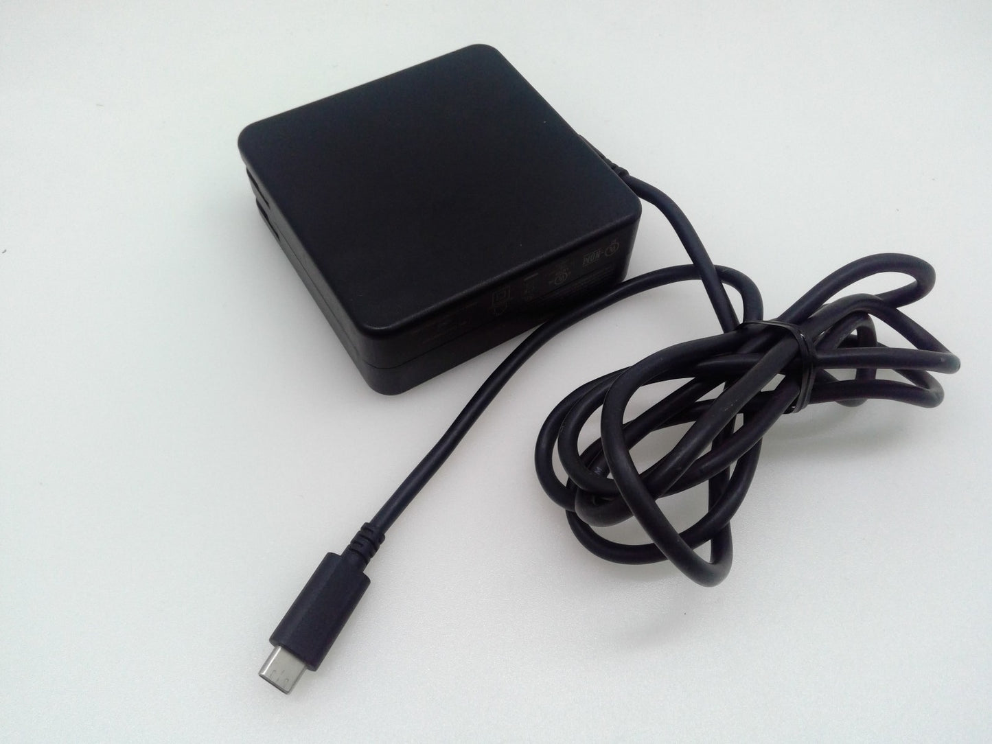 INSIGNIA  NS-PWLC908  Laptop Type-C Wall Charger AC Adapter 90W USB-C PD Fast