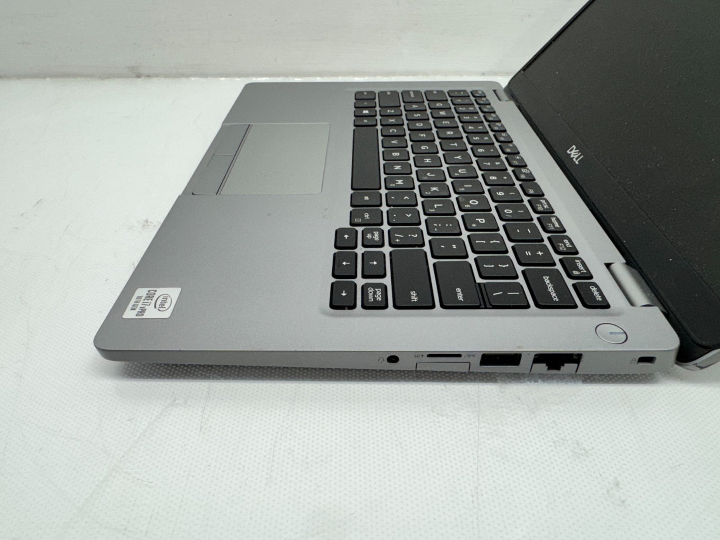 Dell Latitude 5310 1366 x 768 Intel i7-10610U@1.8Ghz 16GB 256G Win 11 *Read*