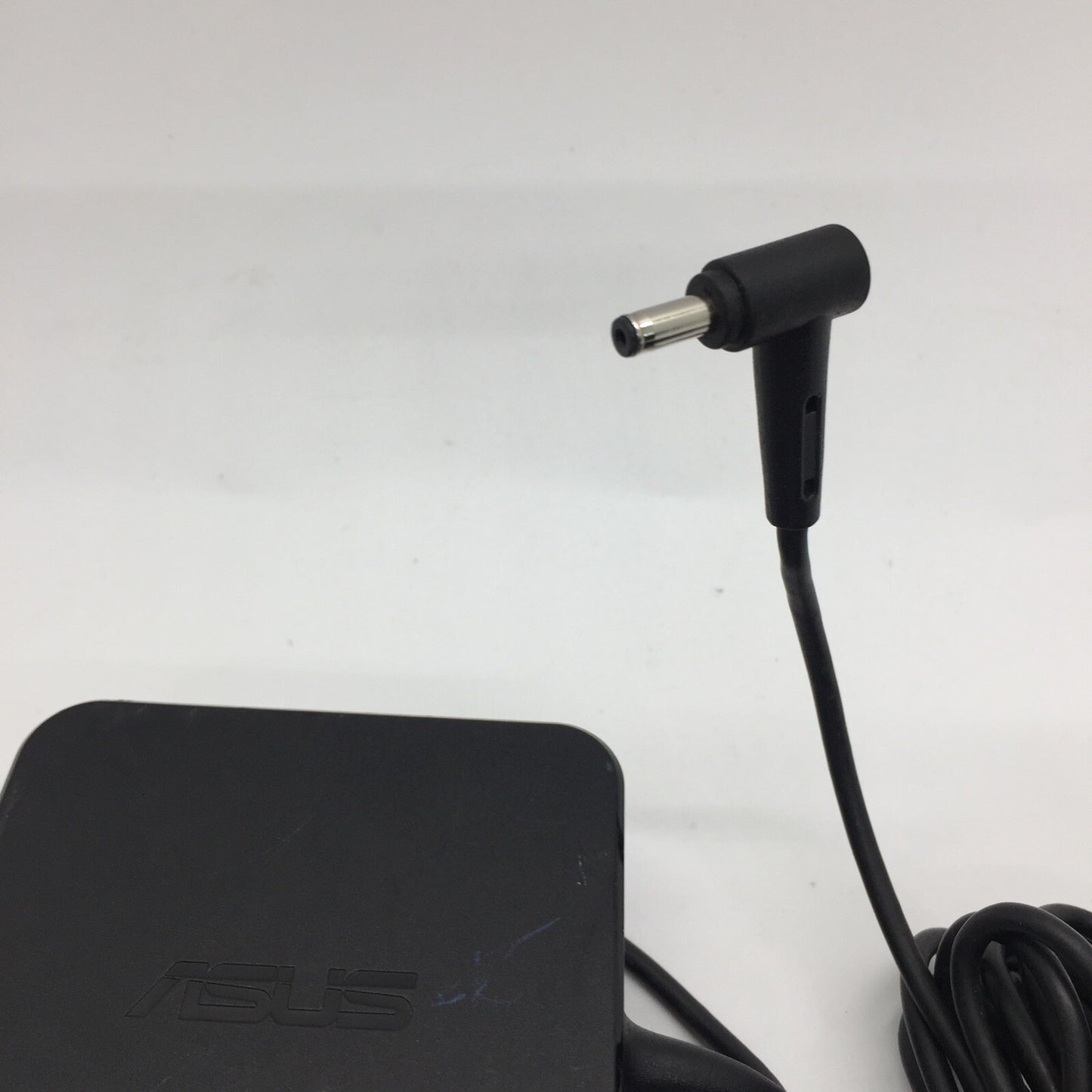 Genuine Asus Laptop Charger AC Power Adapter ADP-65DW B 19V 3.42A 65W 4.0mm Tip