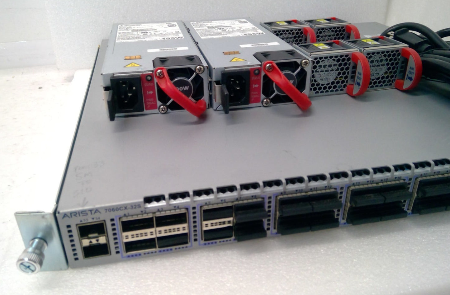 Arista 7060X 32x100GbE QSFP & 2x 10GbE SFP+ Switch DCS-7060CX-32S-F