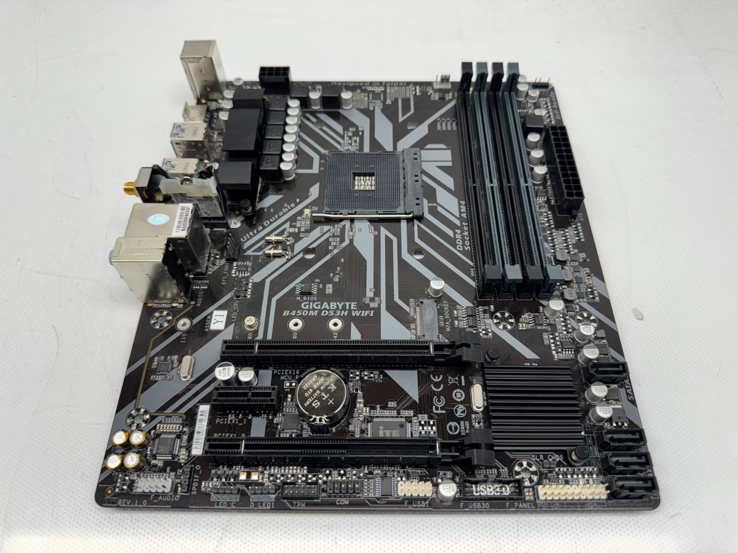 GIGABYTE B450M DS3H WiFI AMD AM4 Motherboard mATX