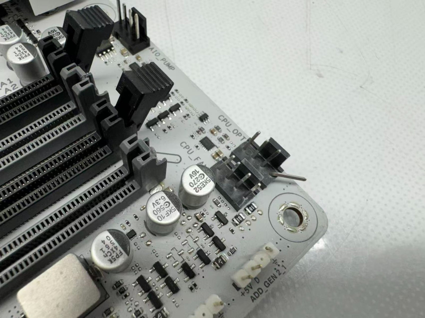 *For Parts* ASUS B850 MAX GAMING WIFI White AMD Socket AM5 DDR5 ATX No WIFI