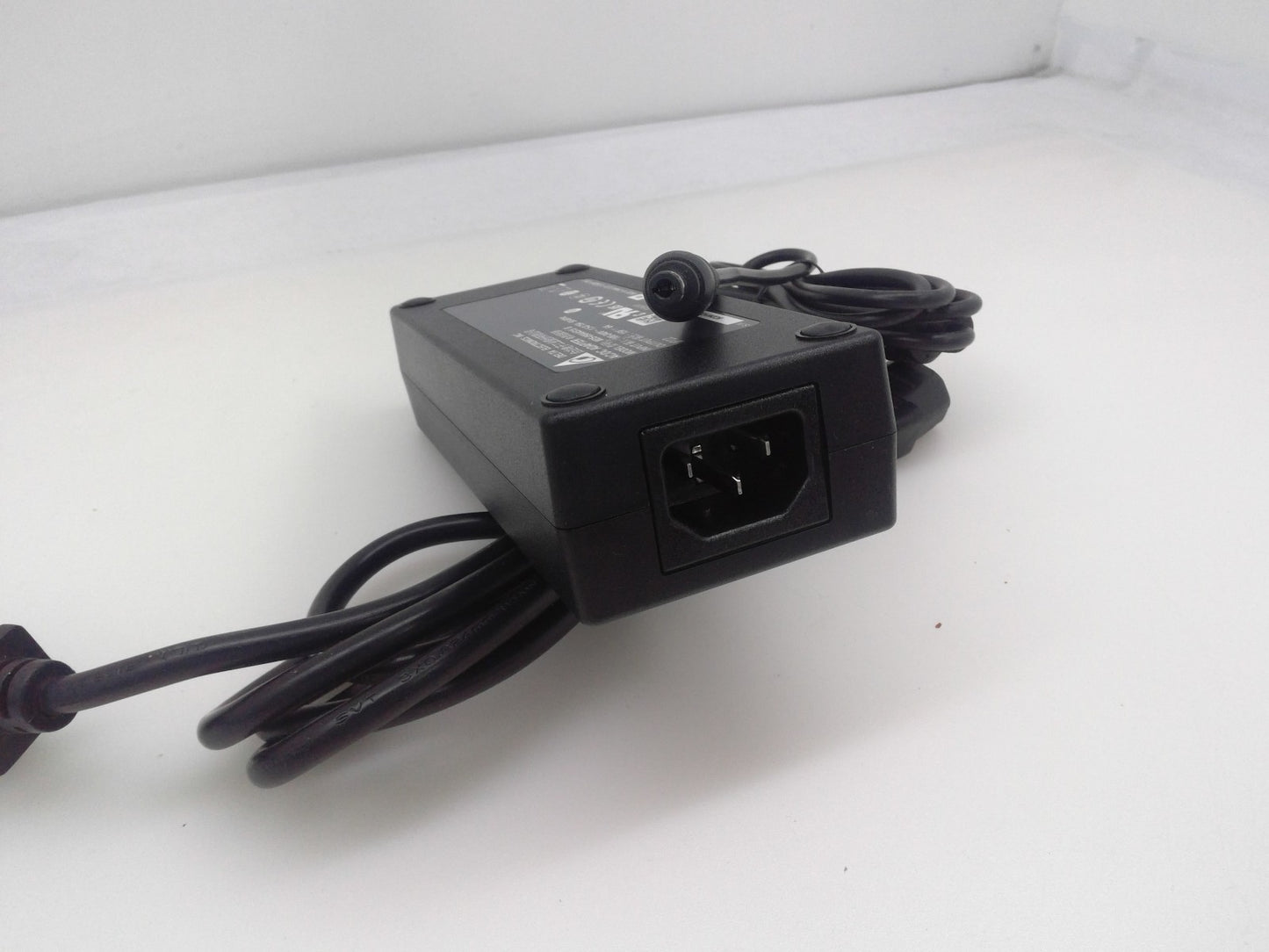 Genuine DELTA 15V 6A MDS-090AAS15 B Power Charger  AC Adapter 5.5x2.5mm