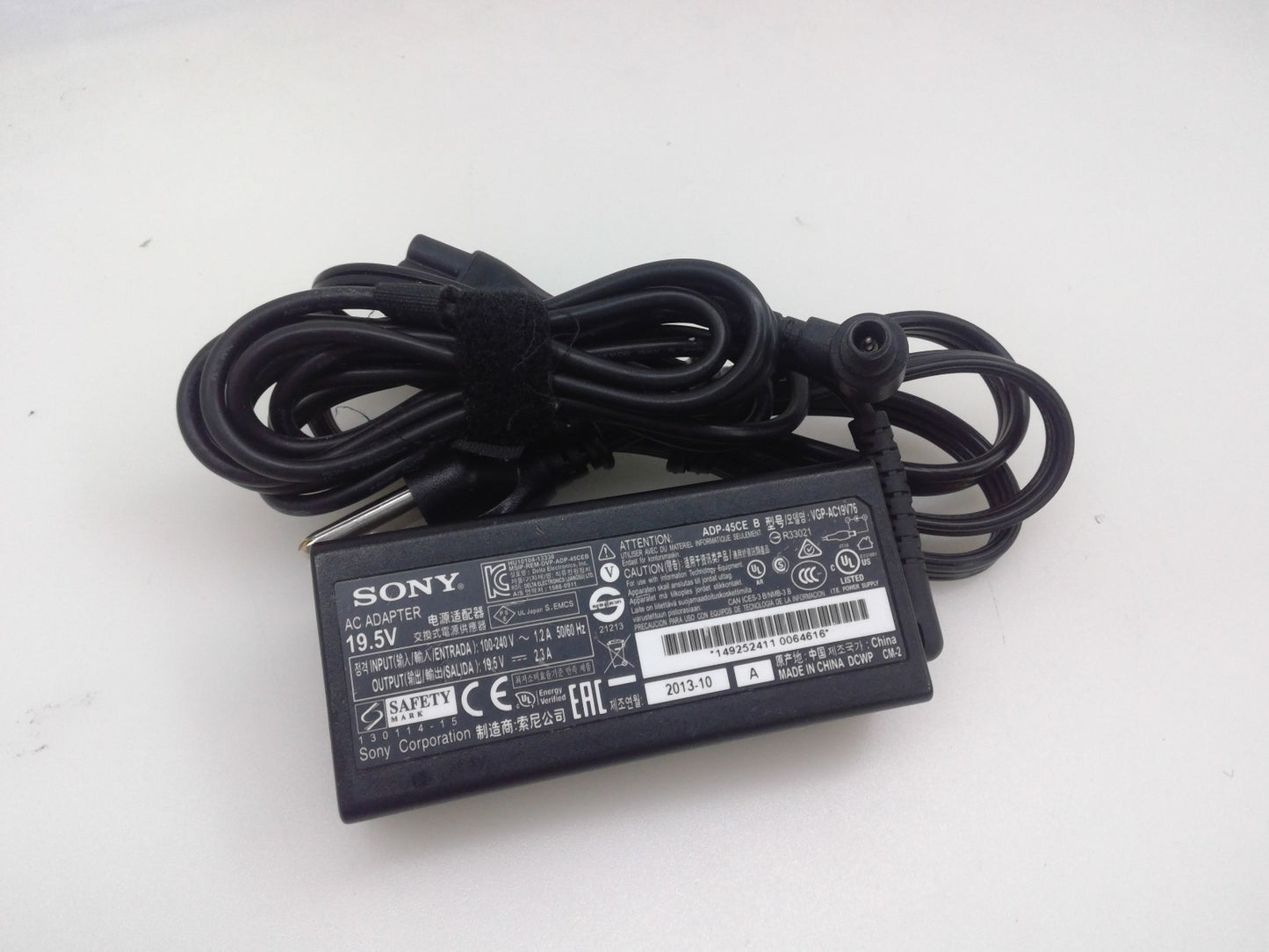 Genuine Sony Laptop Charger AC Adapter Power  VGP-AC19V76 ADP-45CE B 45W 2.3A