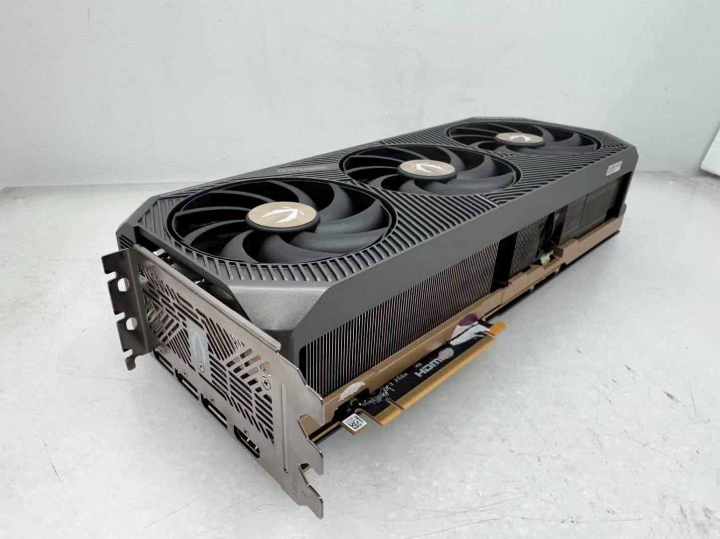 *Read* ZOTAC GeForce RTX 5080 SOLID OC 16GB GDDR7 GPU No work