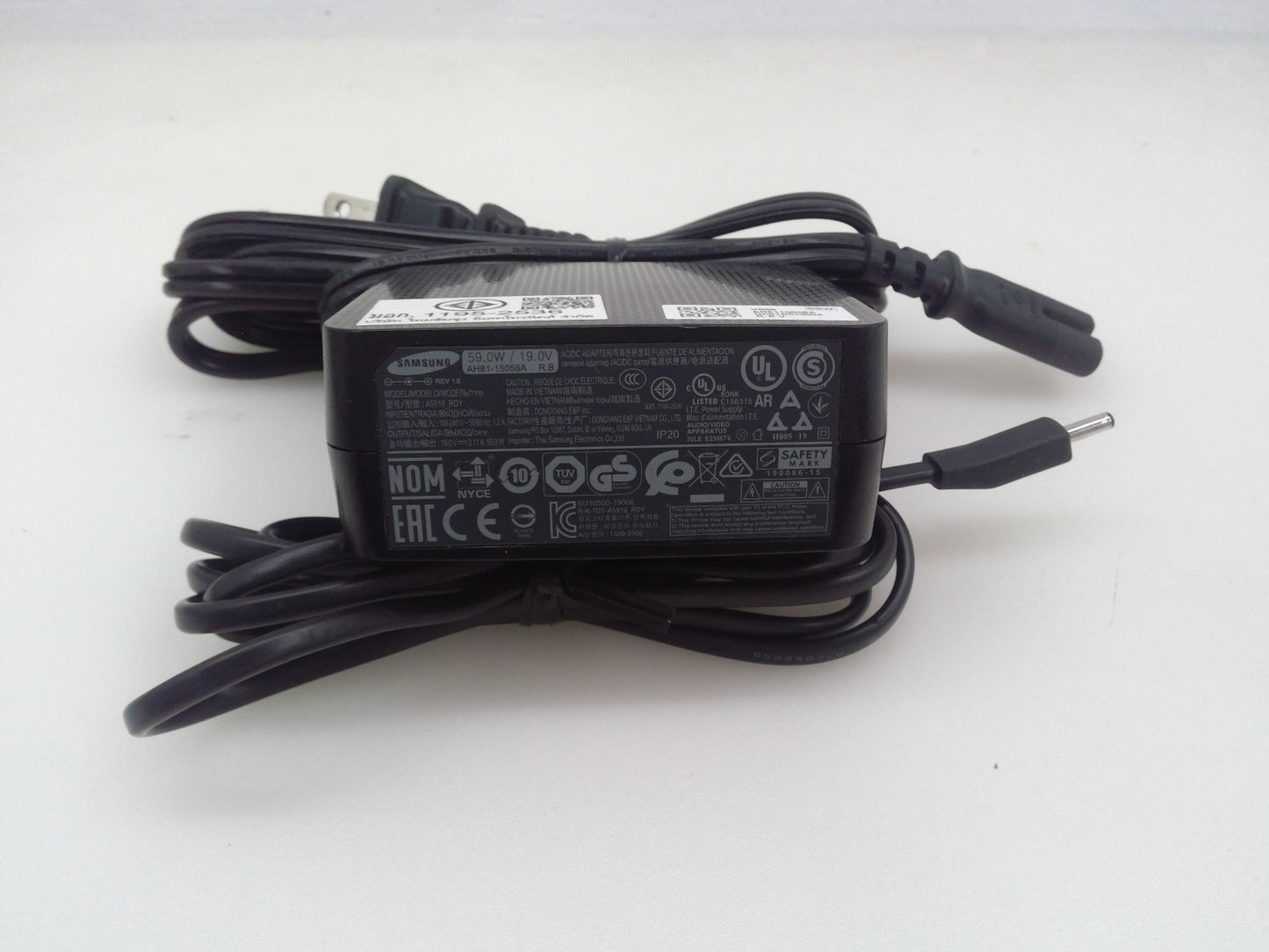 Genuine Samsung AC Adapter Power Supply A5919_RDY 19V  3.11A  59W 3.0*1.1mm