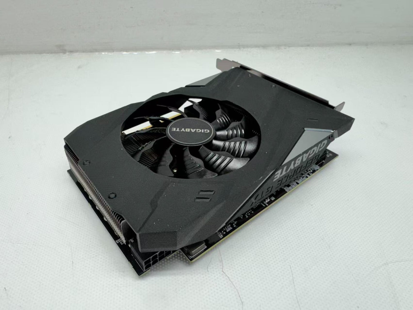 GIGABYTE GeForce GTX 1650 D6 OC 4GB Graphics Card GV-N1656OC-4GD  *READ*