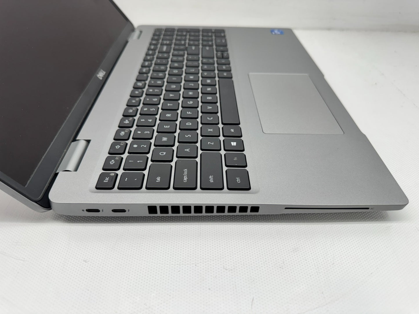 Dell Latitude 5520 15.6"  Laptop i7-1185G7@3.0GHz 16GB 256GB Win11 *READ*