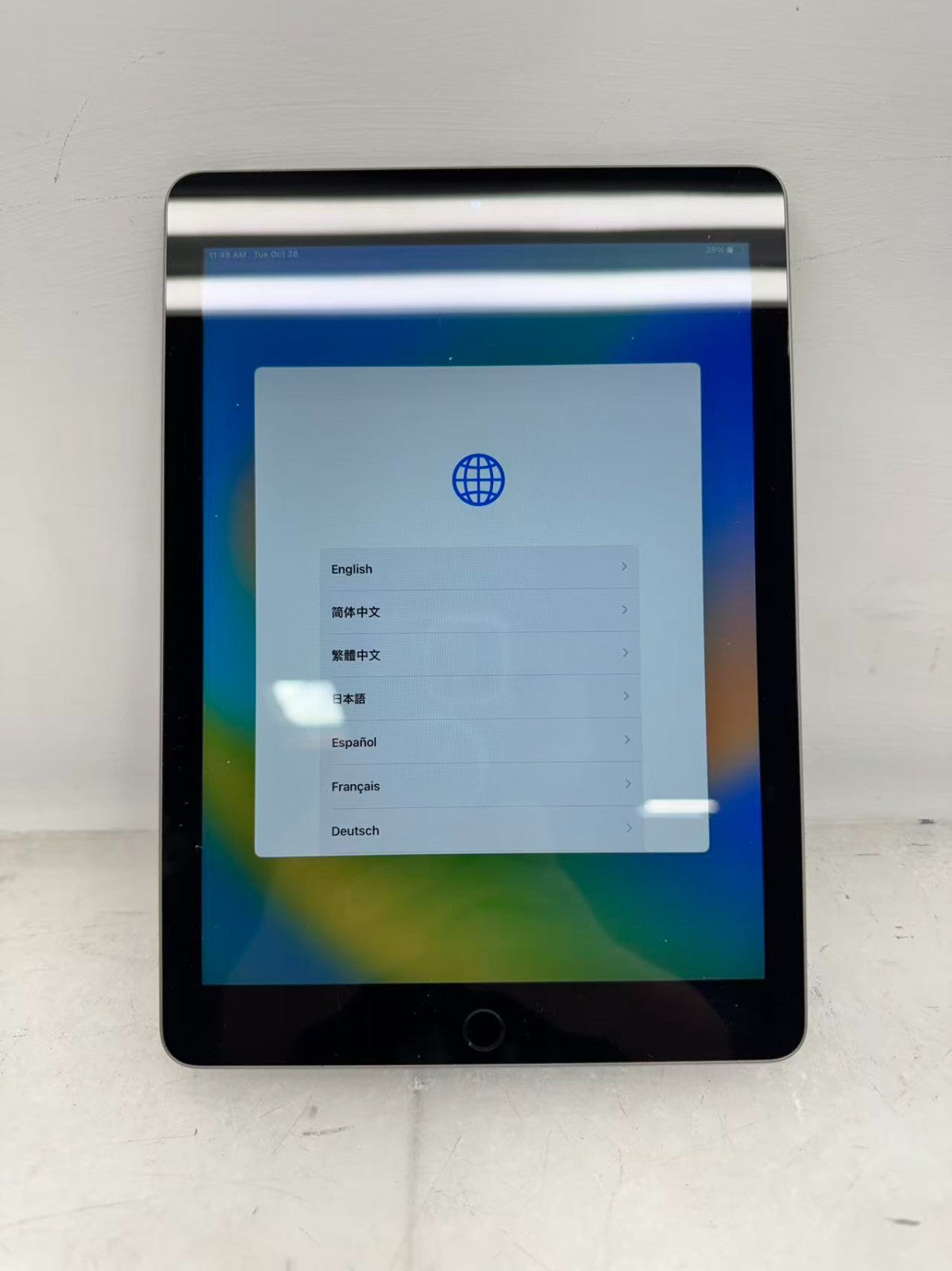 Apple iPad 6th Gen A1893 - MR7F2LL/A 32GB Wi-Fi - Space Gray B20 Locked "Read"