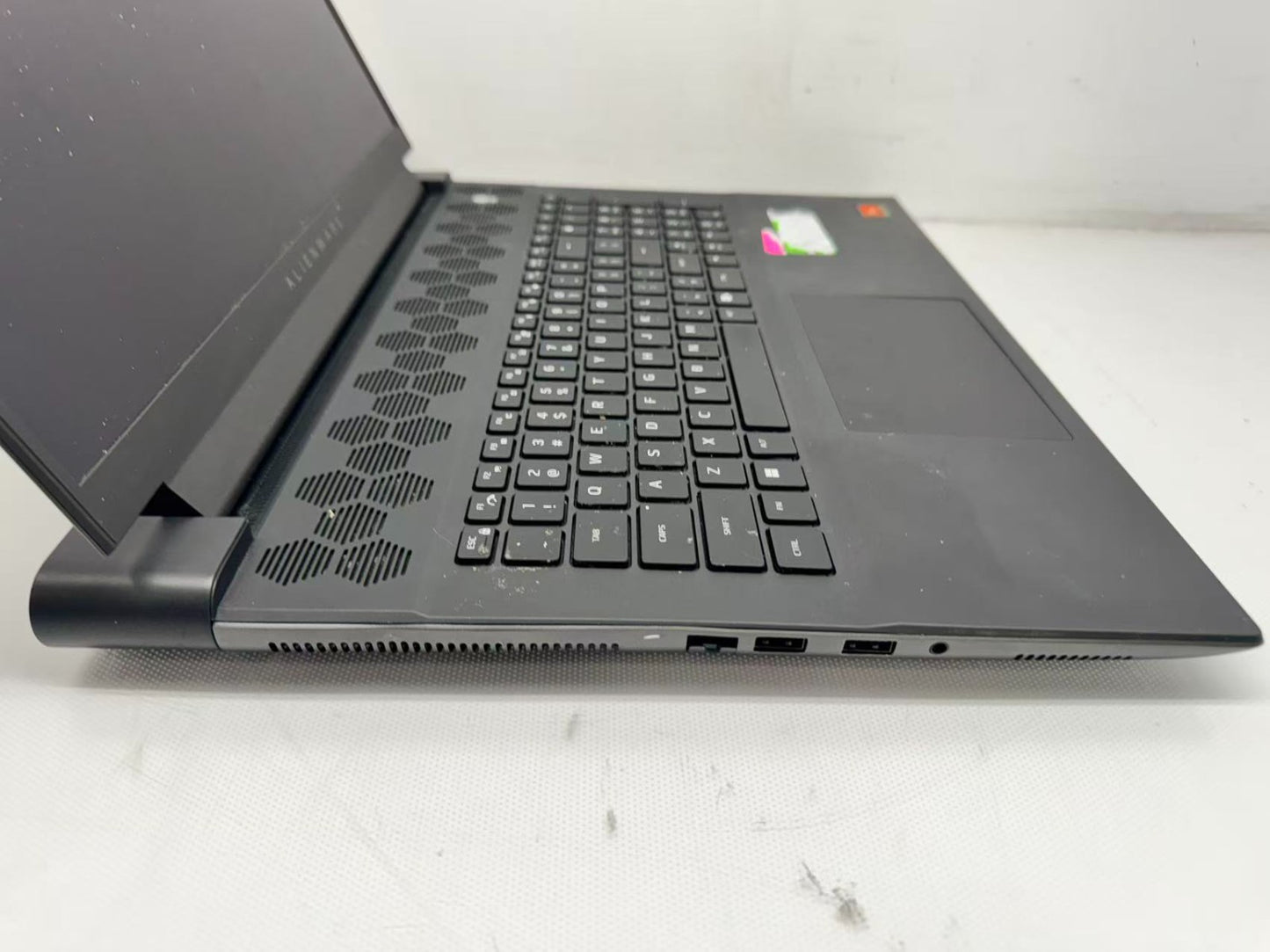Dell Alienware M18 R1 18" Ryzen 9 7945@2.5GHz 32GB RAM 1TB SSD RX 7900M *READ*