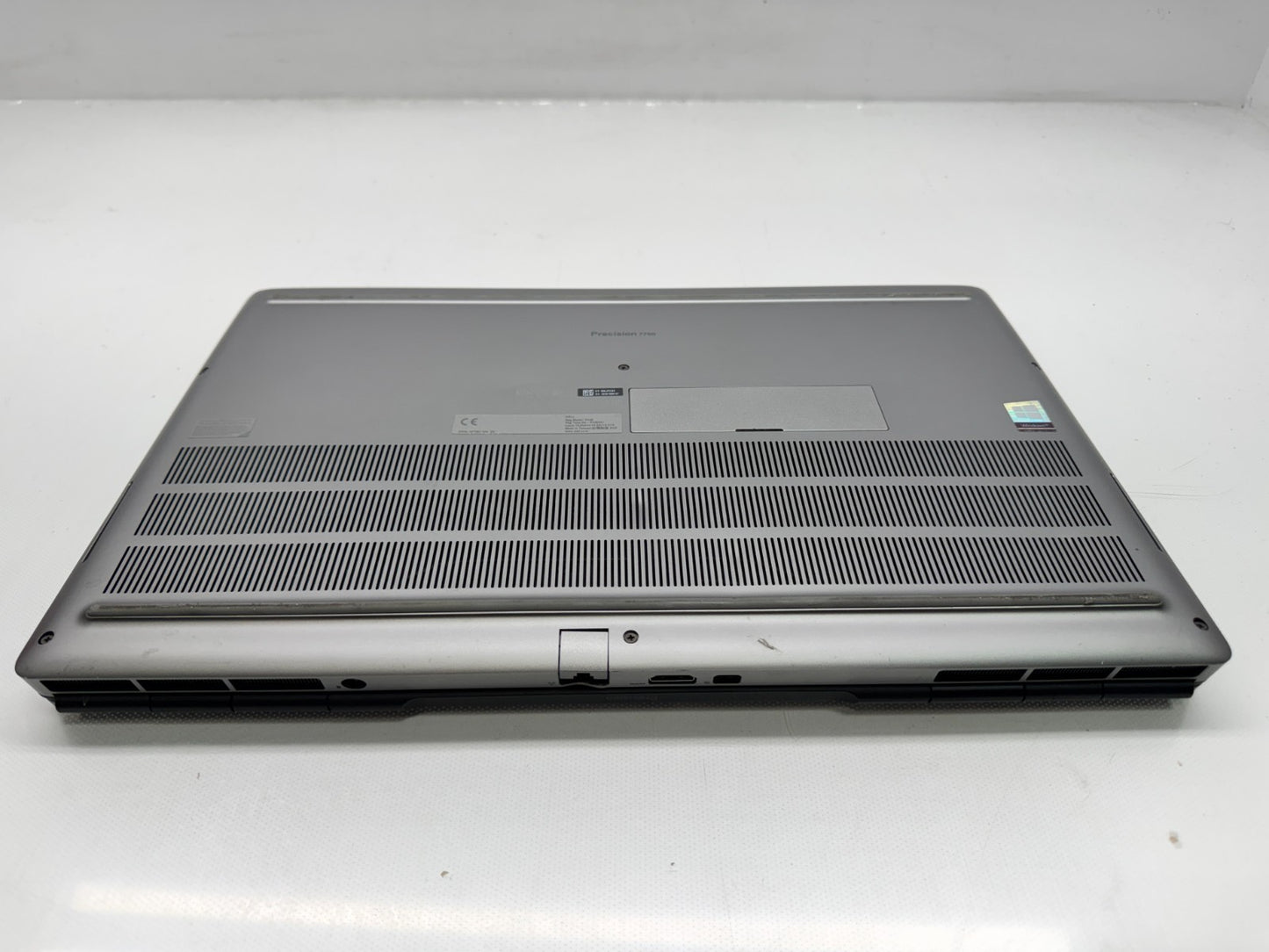 Dell Precision 7750 Xeon W-10855M@2.8GHz 32GB 512GB SSD RTX 3000 Window 11 *READ