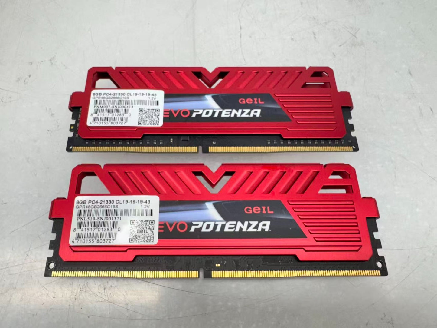GeIL EVO POTENZA 16GB (2x8GB) DDR4 (PC4-21330) Desktop Memory GPR48GB2666C19S