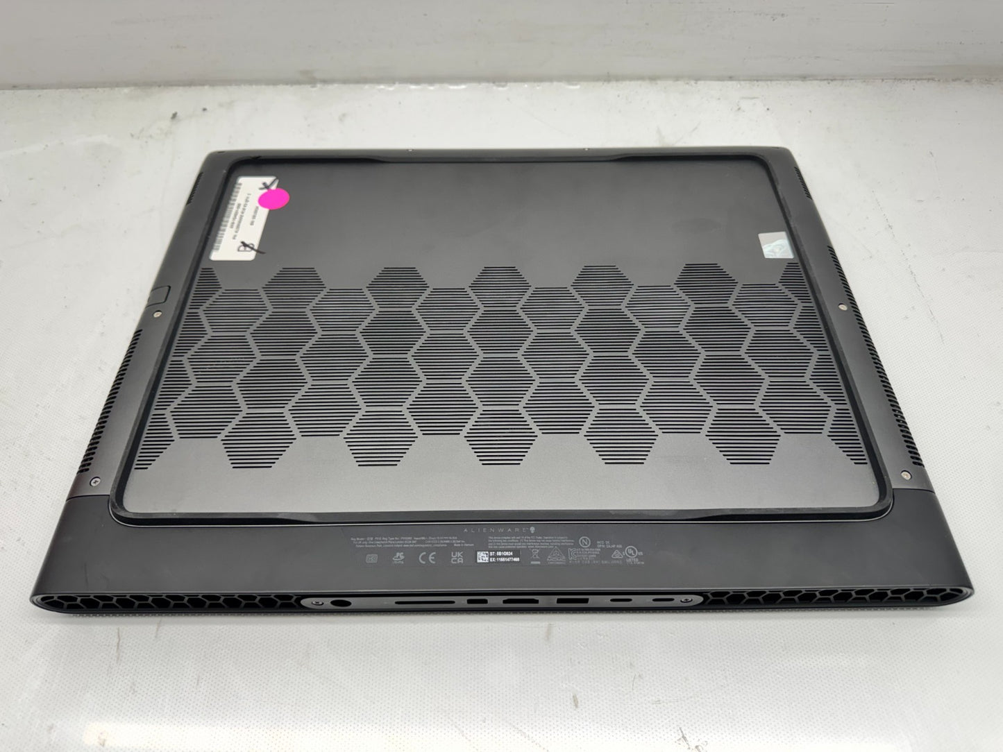 Dell Alienware M18 R1 18" Ryzen 9 7945@2.5GHz 32GB RAM 1TB SSD RX 7900M *READ*