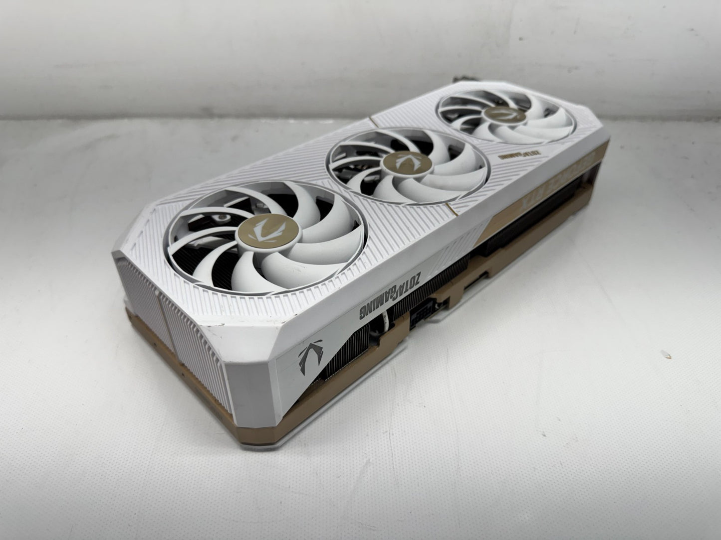 ZOTAC Gaming GeForce RTX 5090 SOLID White 32GB GDDR7 GPU ZT-B50900Q-10P