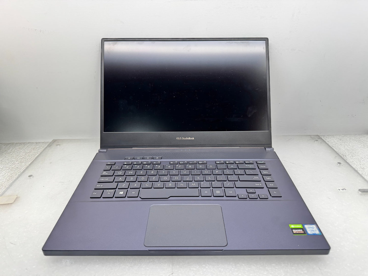 Asus NoteBook W550G Intel i7-9750UH@2.6Ghz 32GB RAM 512 SSD RTX 5000 Win 11 NoAC