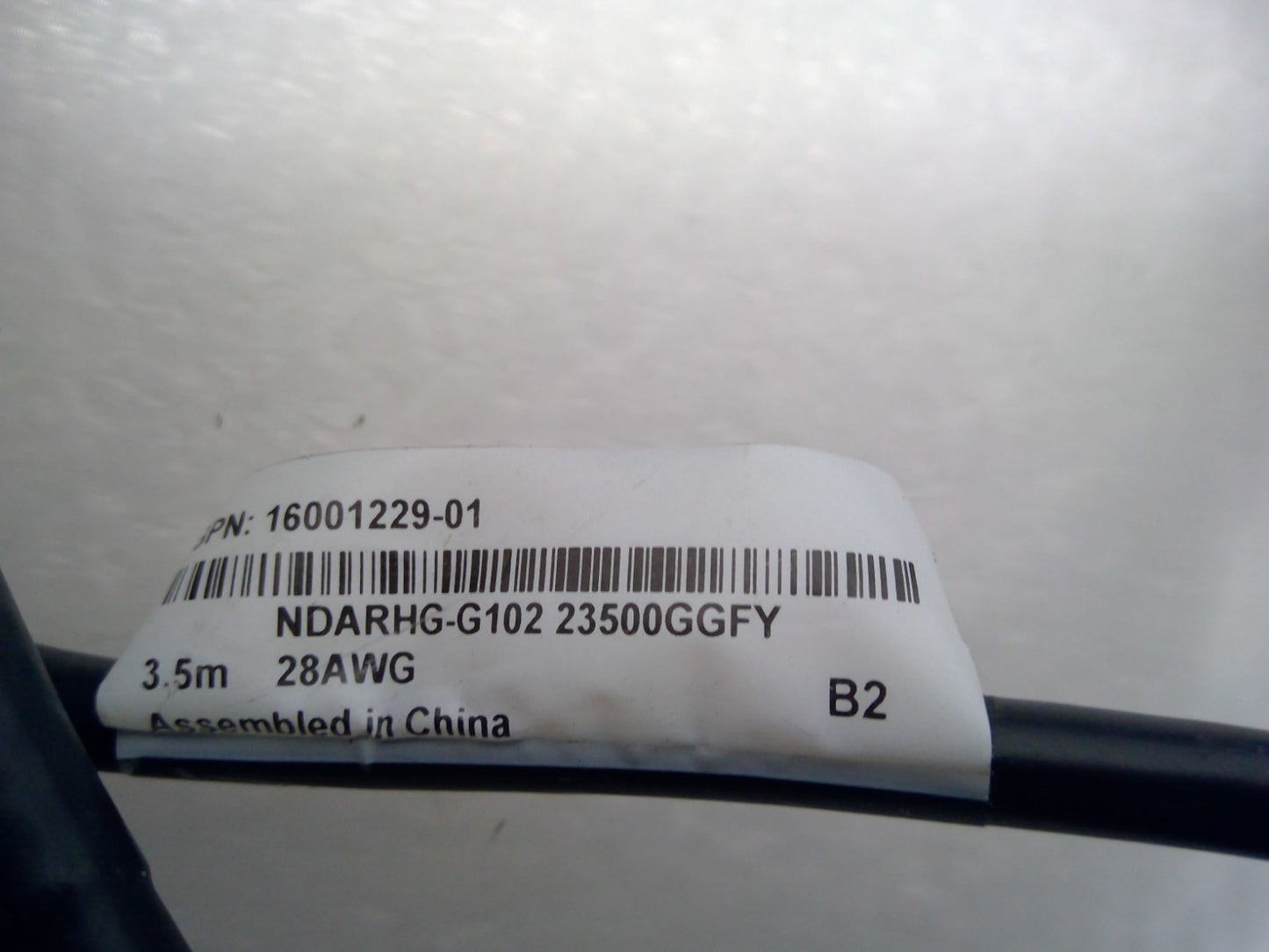 Amphenol NDARHG-G102 200G QSFP56 TO 2X100G QSFP56 HDR DAC 3.5M 28AWG 16001229-01