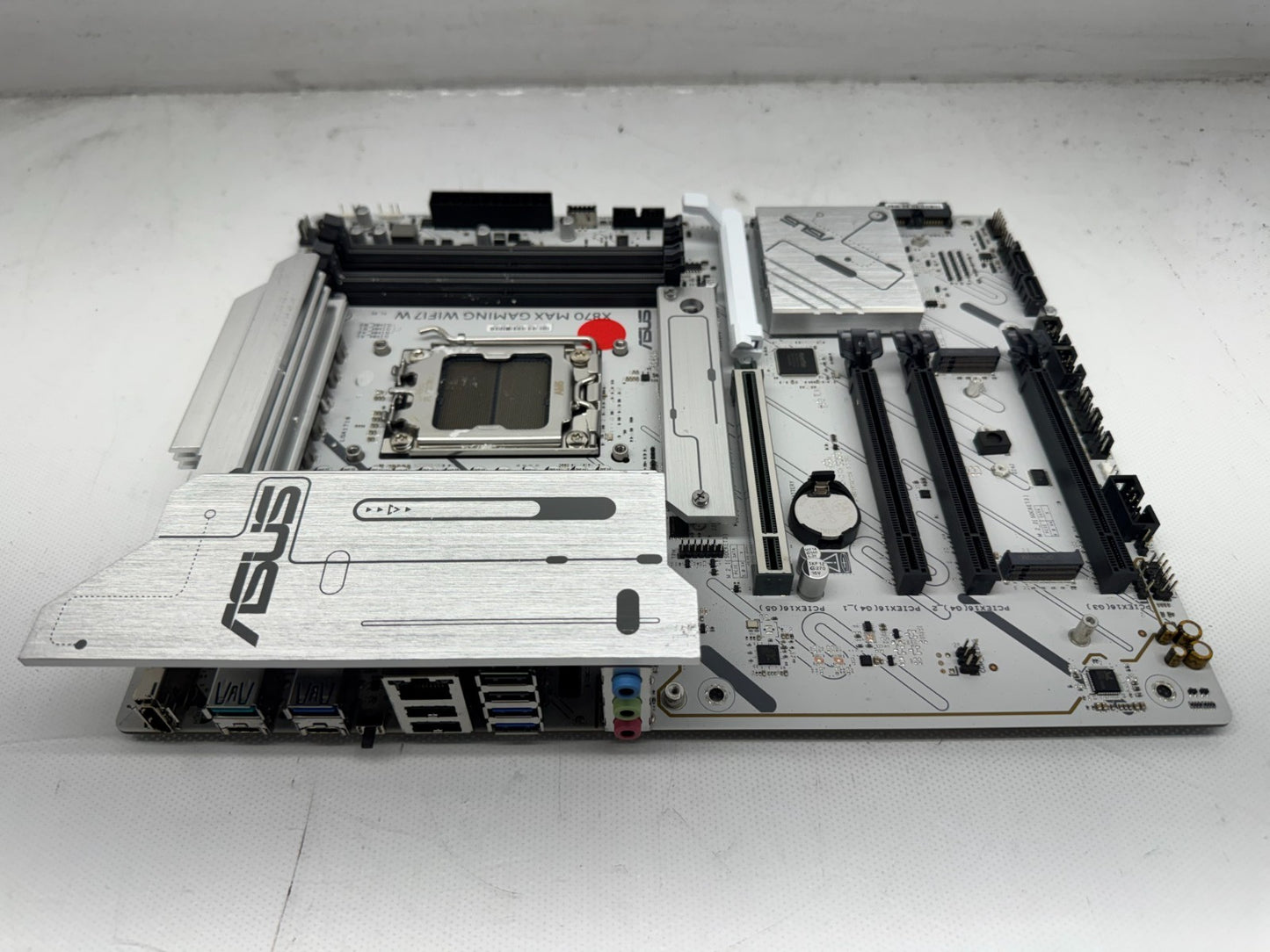 *For Parts* ASUS X870 GAMING WIFI7 W Socket AM5 DDR5 PCIE 5.0 x 16 Motherboard