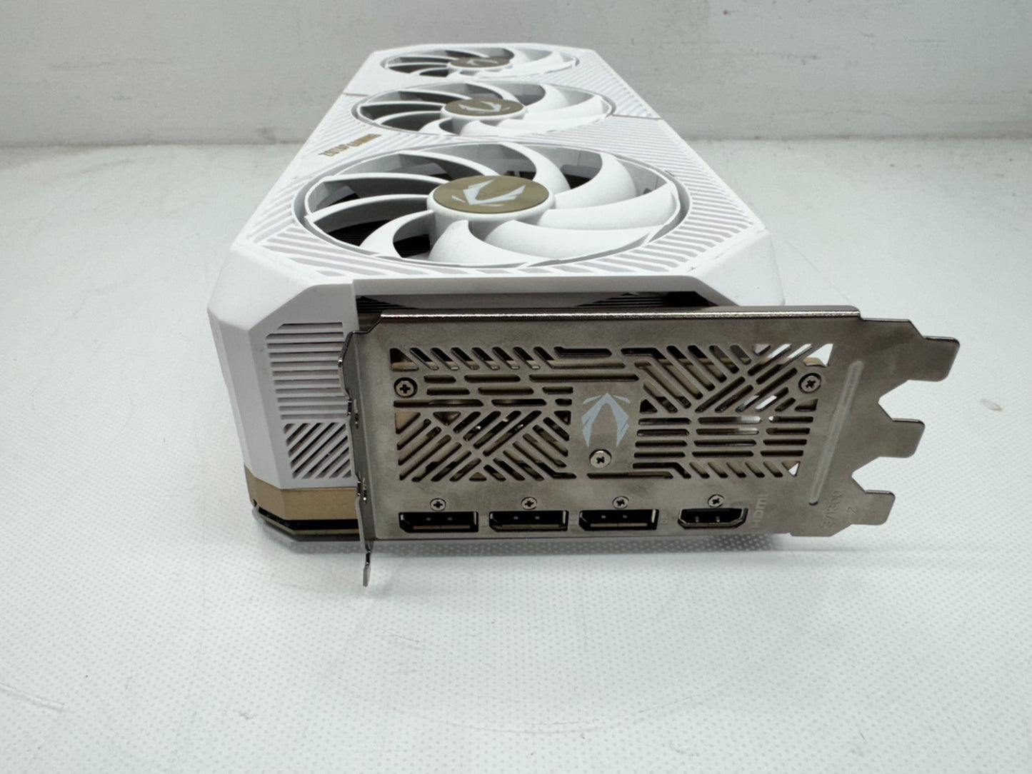 ZOTAC Gaming GeForce RTX 5090 SOLID White 32GB GDDR7 GPU ZT-B50900Q-10P