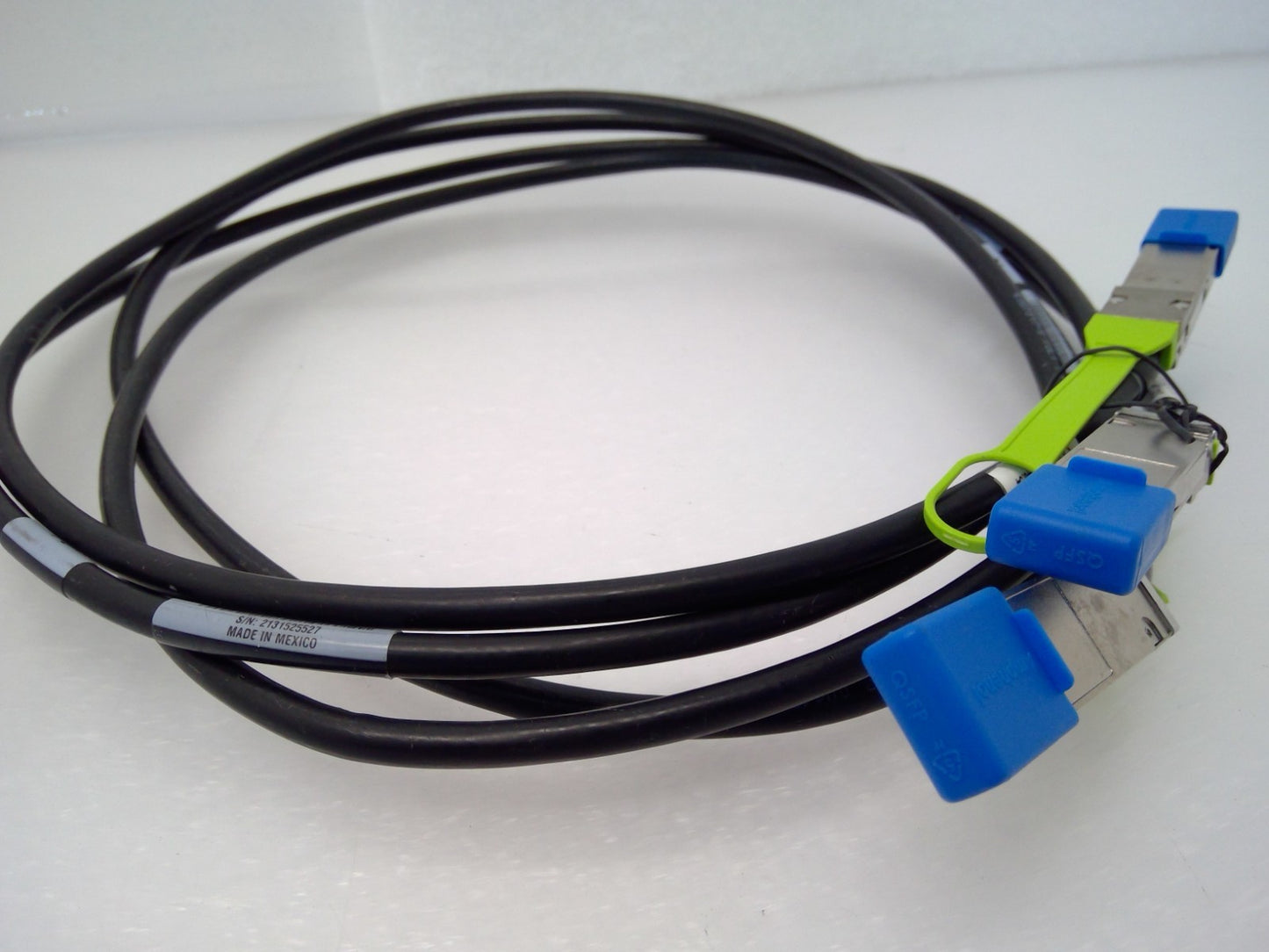 Amphenol 10034632-002LF 100G QSFP28 to 2x50G Breakout Cable 2m  Functional*Read*