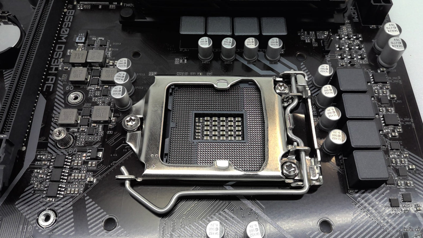 GIGABYTE B560M DS3H AC LGA1200 Intel B560 SATA 6Gb/s Micro ATX Intel Motherboard