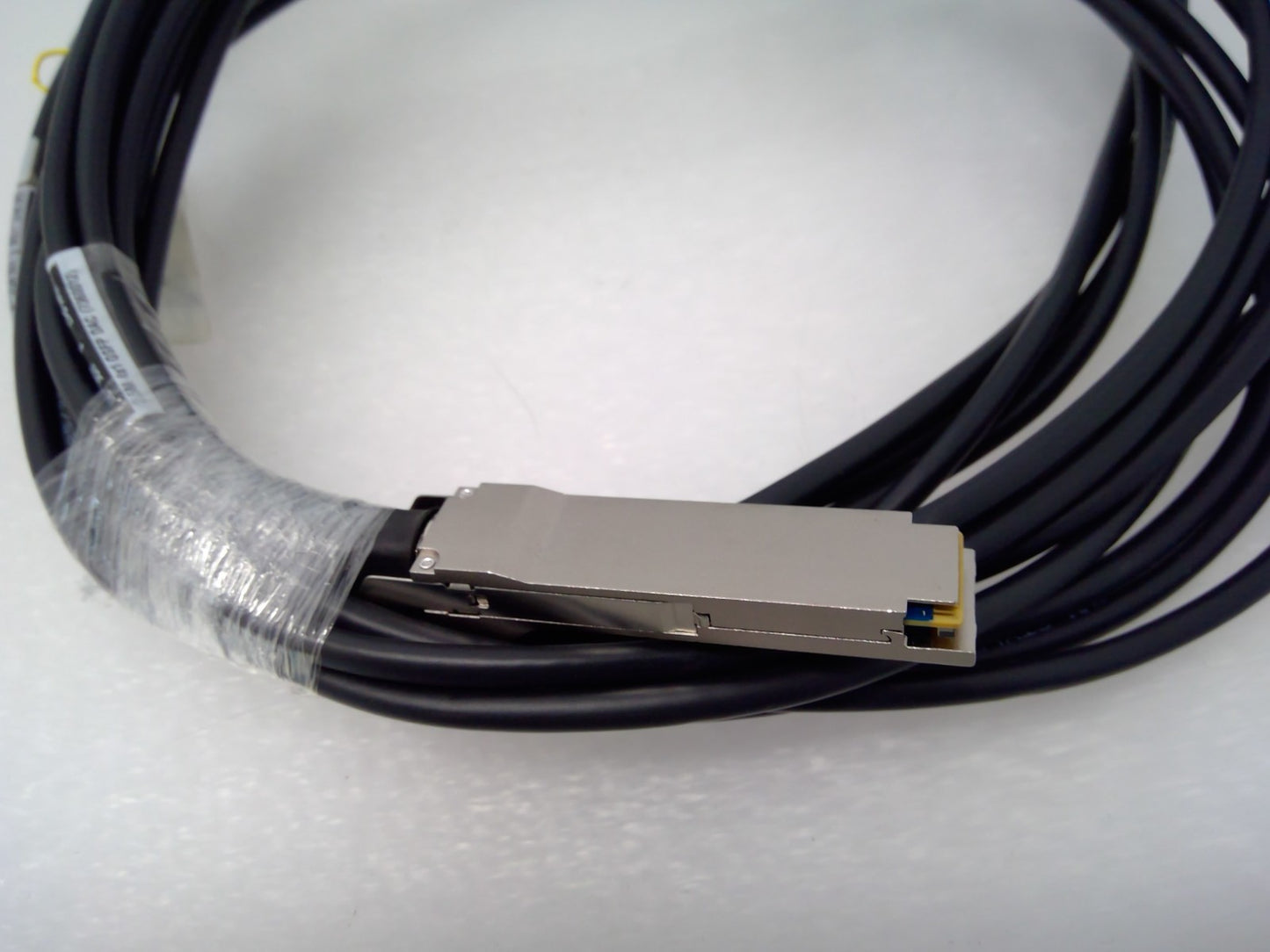 Oracle Volex 2.5m 100G QSFP28 TO 4X25G SFP28 7360012 DAC cable *Yellow pull-tab*
