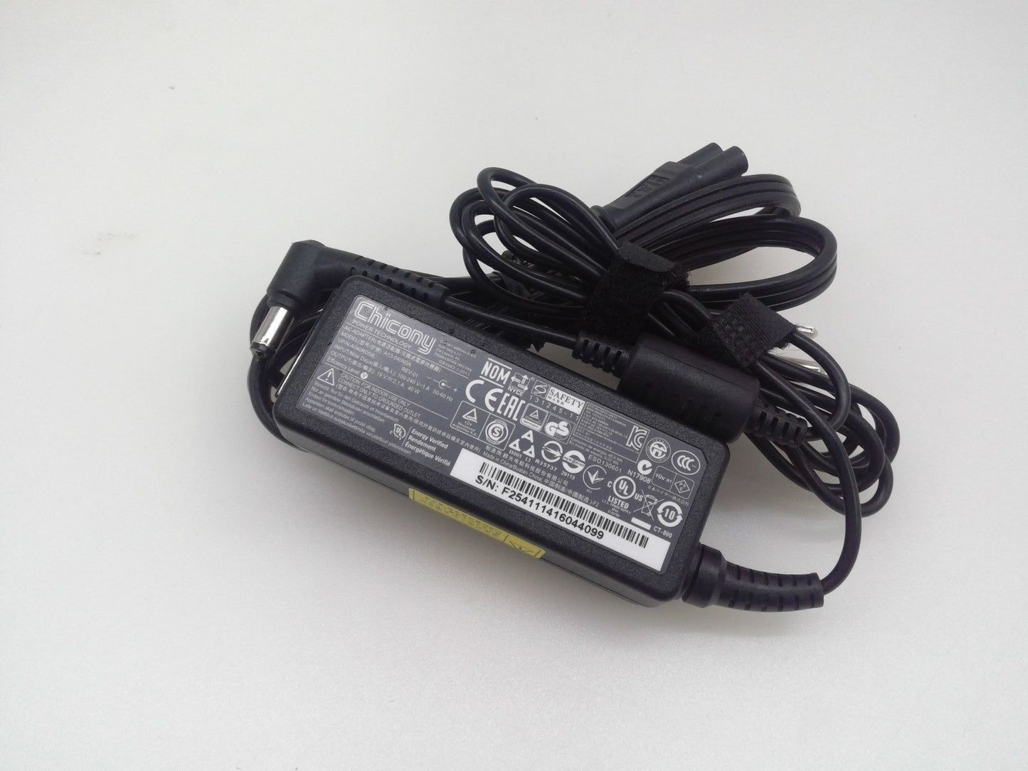 Genuine Chicony 40W A13-040N3A 19V Power Adapter 5.5* 1.7mm  For Acer Aspire