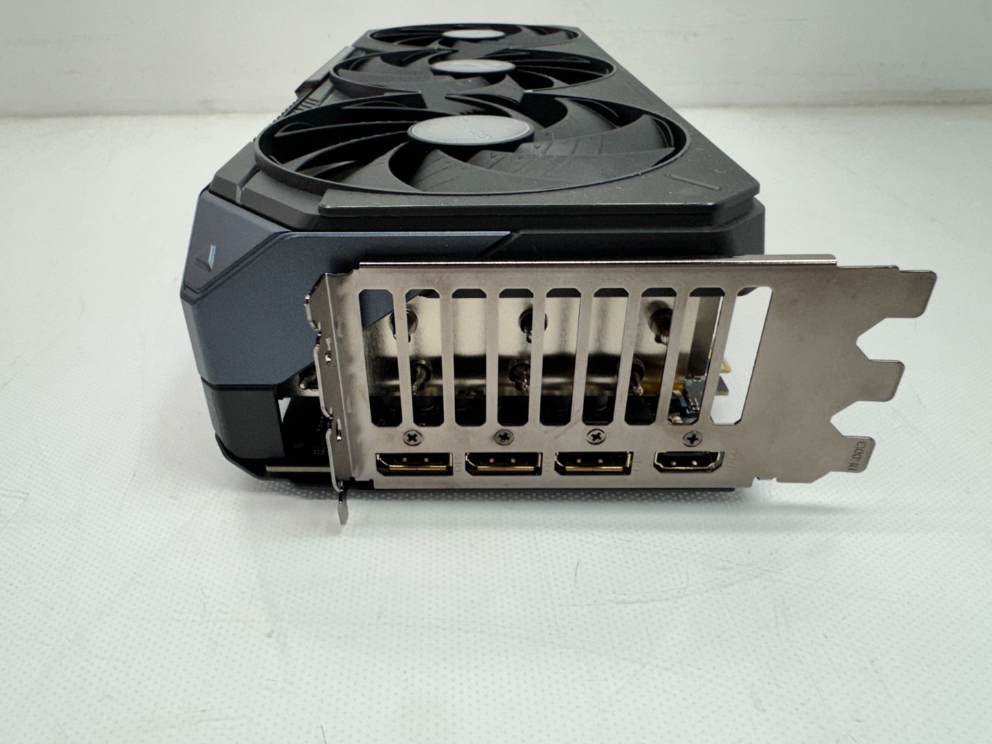 GIGABYTE GeForce RTX 5080 16GB GDDR7 GV-N5080GAMING OC-16GD