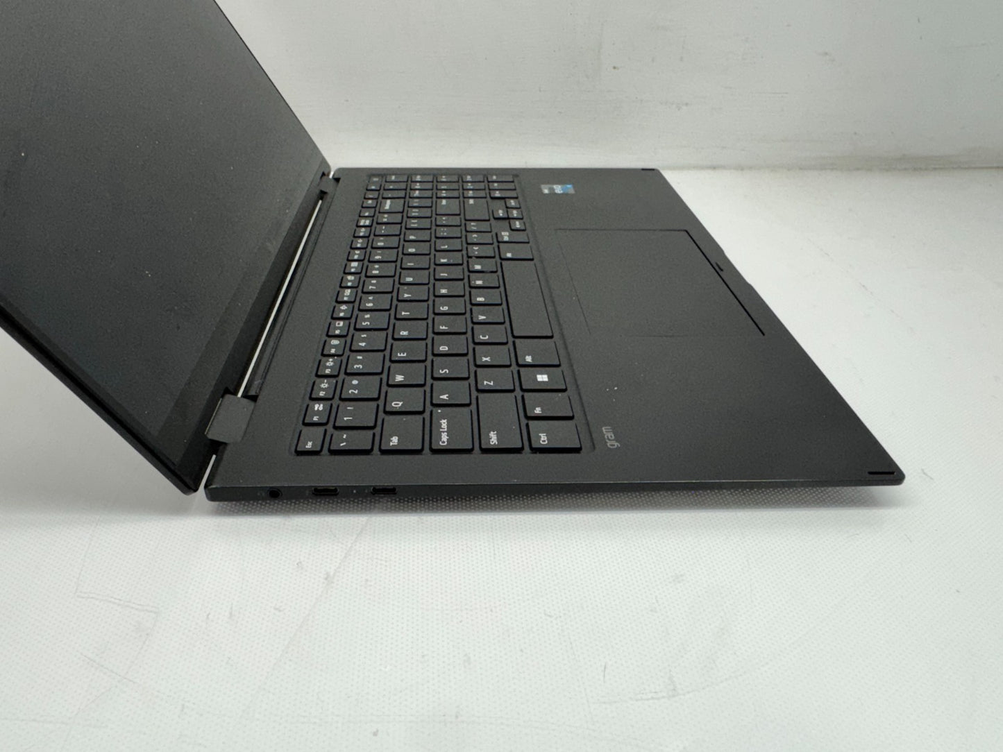 LG Gram 16T90Q i7-1260P@2.10GHz 16GB RAM 256GB SSD Windows 11 W/AC