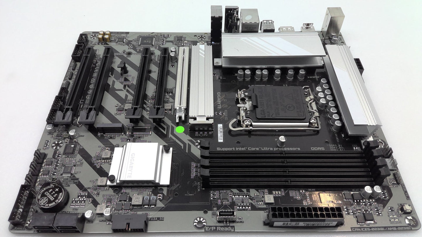 GIGABYTE B860 DS3H WIFI6E Intel LGA 1851 ATX DDR5 motherboard *Detail*