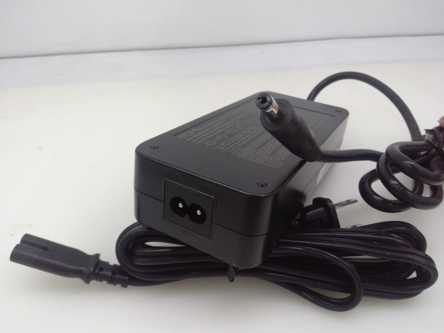 Genuine MDA Li-ion Battery Charger 42V 3A MODEL: BC238360020 Tip 5.5*2.5mm