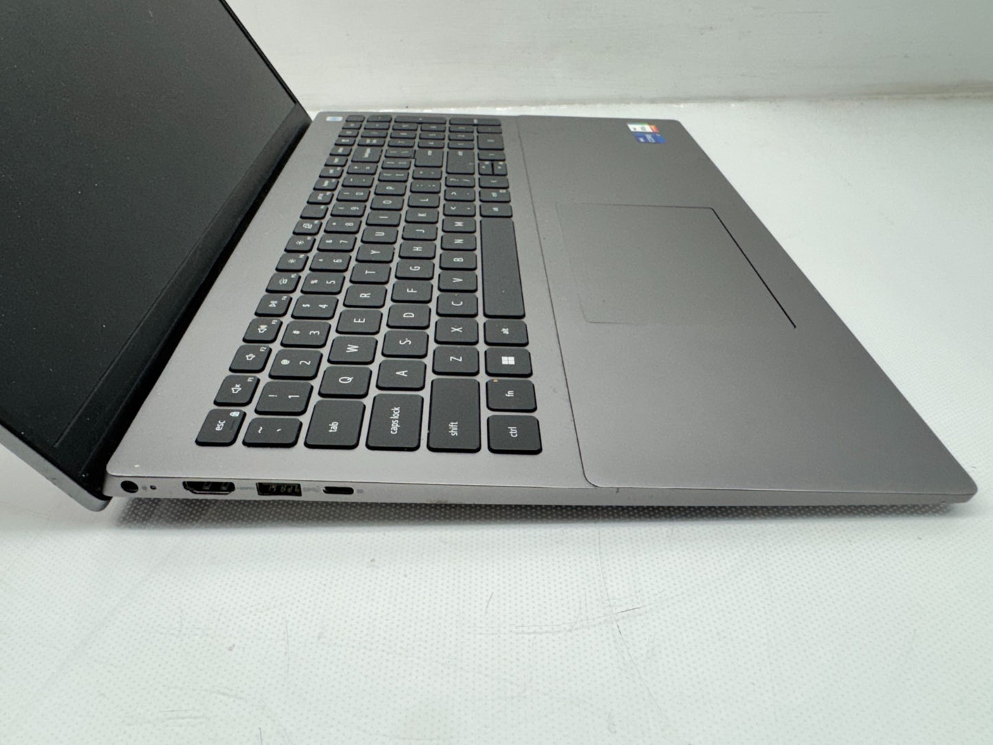 Dell Vostro 5620 Laptop i7-1260P@2.1GHz 16G 256GB W/AC Windows 11 *Read*
