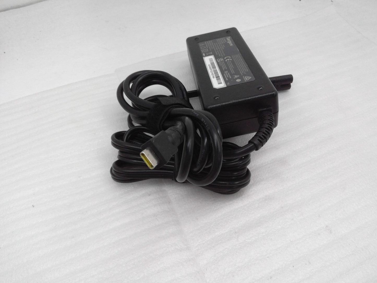 Targus Universal APA108  100W USB C A.C Adaptor for Macbook Chromebook Surface