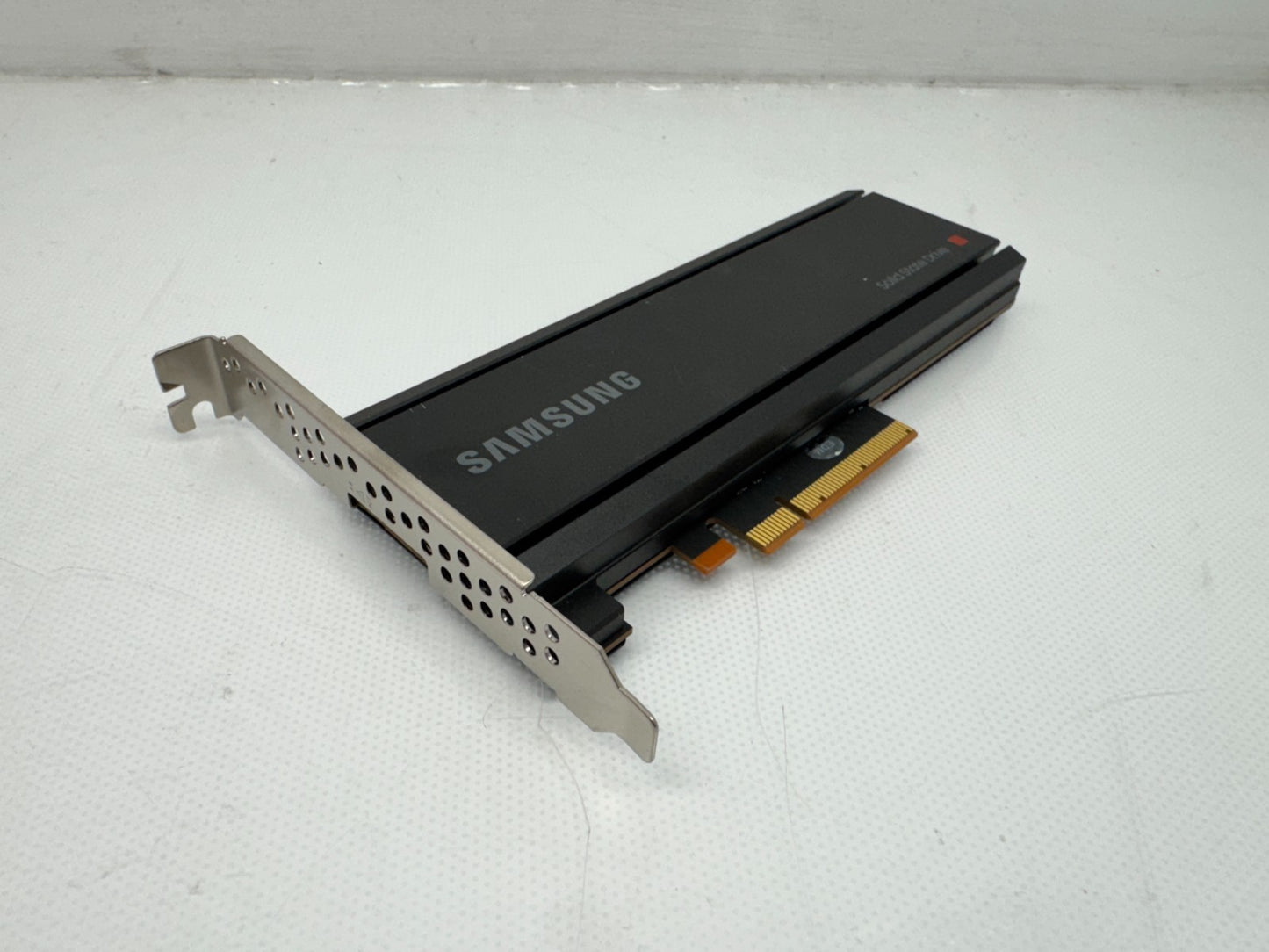 HPE Samsung PM1735 AIC 1.6TB NVMe PCI-e 4.0 SSD 3 MZPLJ1T6HBJR-00AH3 P27023-001