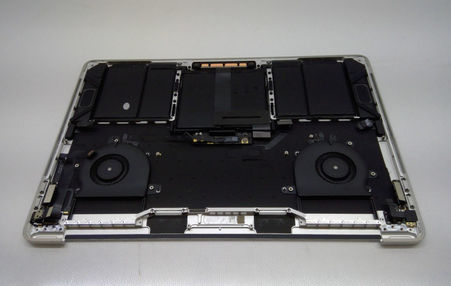 Genuine Apple MacBook Pro 13" A1989  Top Case Cover Palmrest  Keyboard Battery S