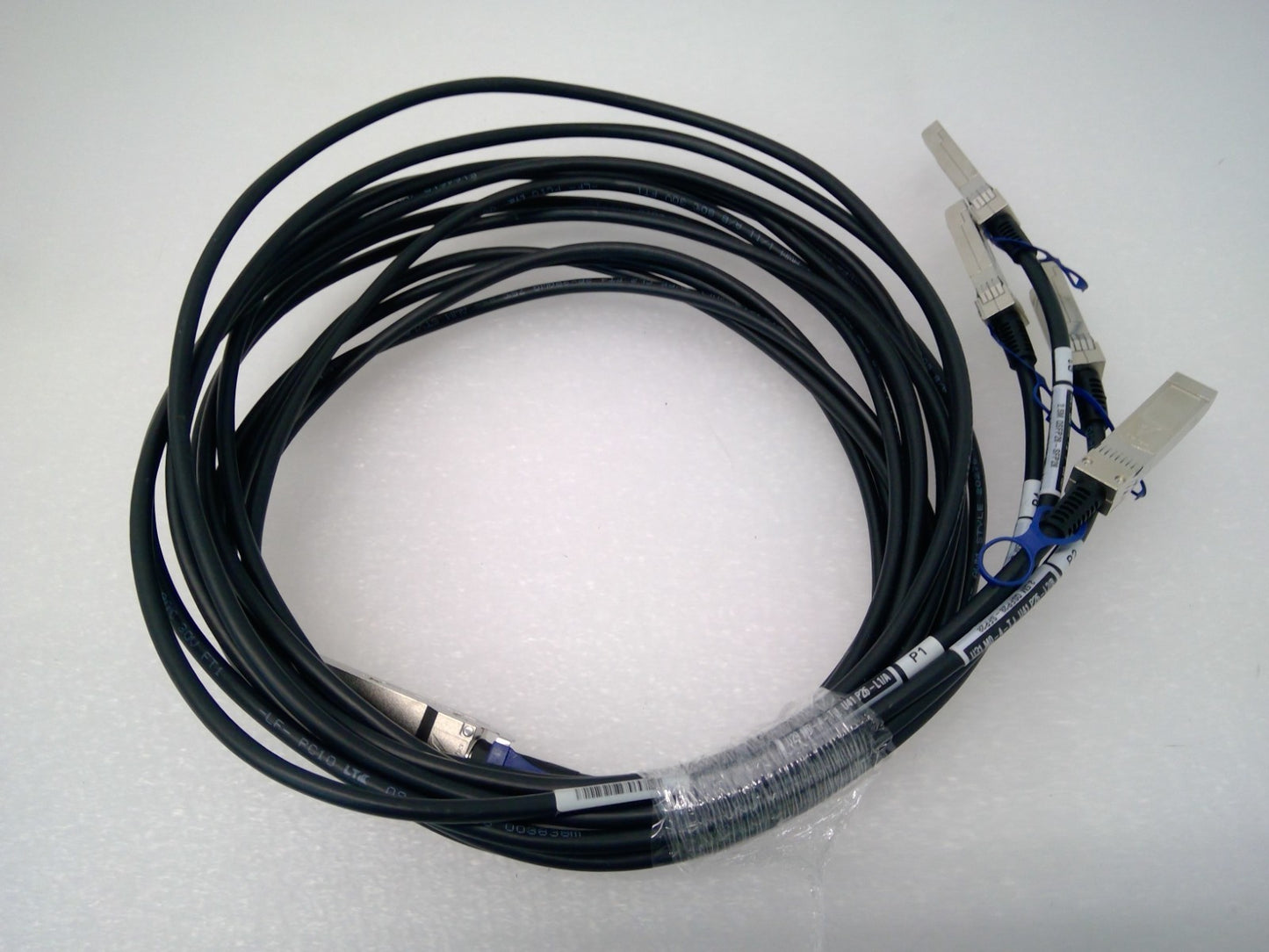 Volex 2.5m 100G QSFP28 TO 4X25G SFP28 DAC Bteakout Cable 7360012
