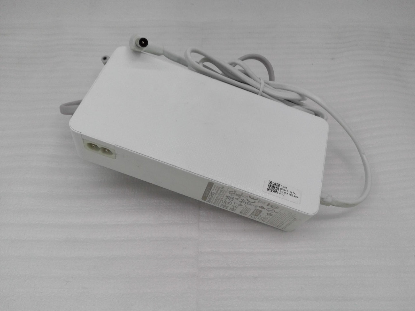 Genuine Samsung Monitor Adapter 140W 20V 7A Power Supply A14020-BPNW White