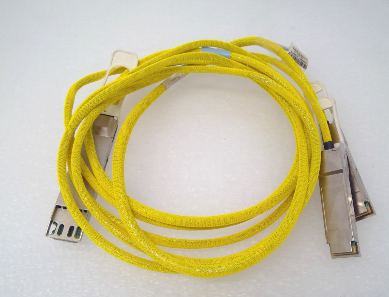 TE Connectivity 800G OSFP  to 2x 400G QSFP112 Breakout DAC Cable 2M 1048416-01